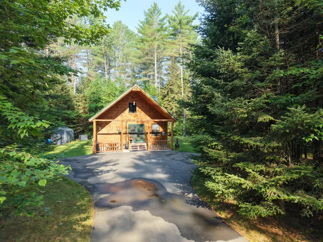 $299,000 | 6 The Pines Drive, New Portland, ME 04961