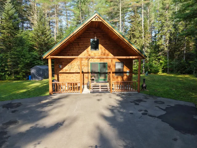 $299,000 | 6 The Pines Drive, New Portland, ME 04961