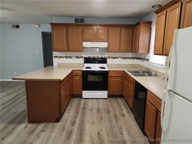 $1,100 | 3713 Cherry Blossom Lane, Hope Mills, NC 28348