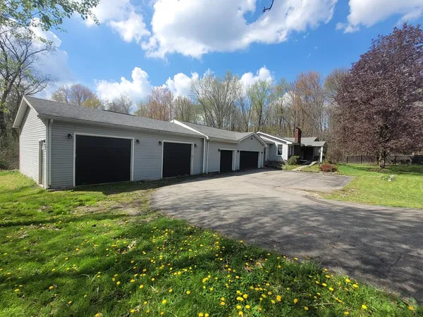 $129,900 | 1310 South Hermitage Road, Hermitage, PA 16148