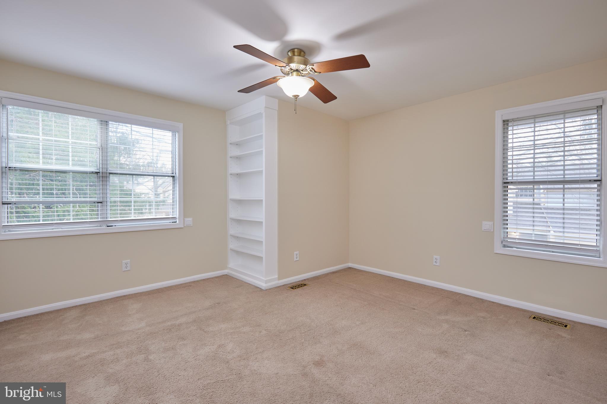 20100 Loading Rock Place Gaithersburg, MD 20886 - Photo 27 of 44 a view of an empty room with a window
