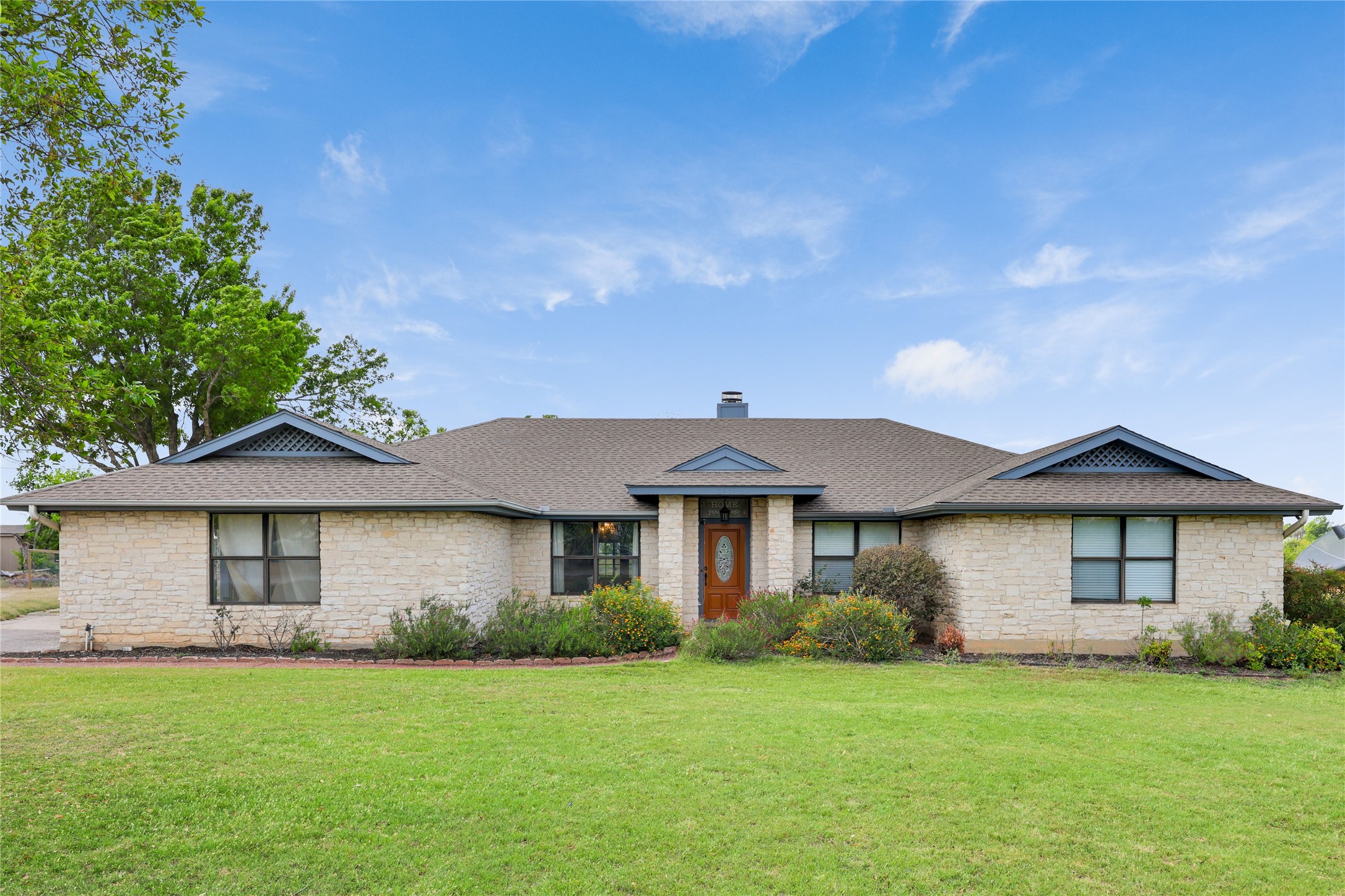 1931 Rowe Loop Pflugerville, TX 78660 - Photo 4 of 40 Gallery Image 4