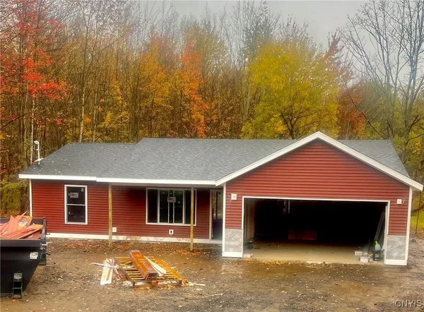 $450,000 | 6590 Fox Road, Marcy, NY 13403