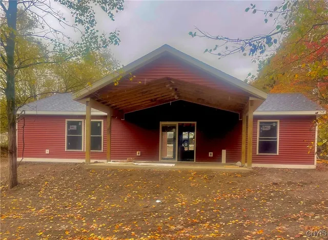 $450,000 | 6590 Fox Road, Marcy, NY 13403