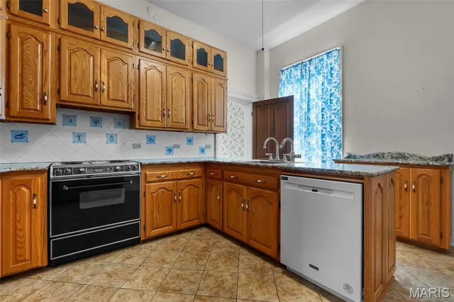 $299,900 | 19 North Fountain Street, Cape Girardeau, MO 63701