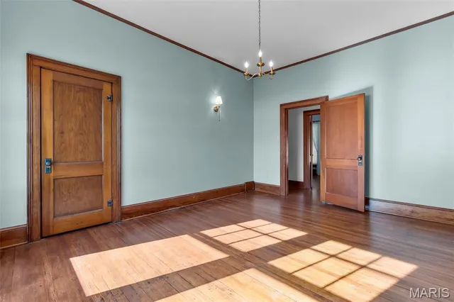 $299,900 | 19 North Fountain Street, Cape Girardeau, MO 63701