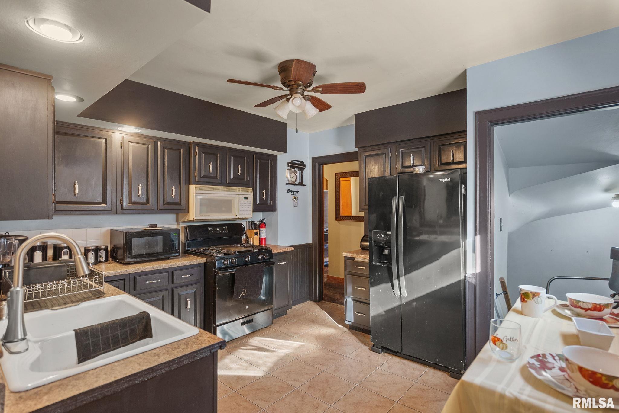 2022 43rd Street Rock Island, IL 61201 - Photo 12 of 32