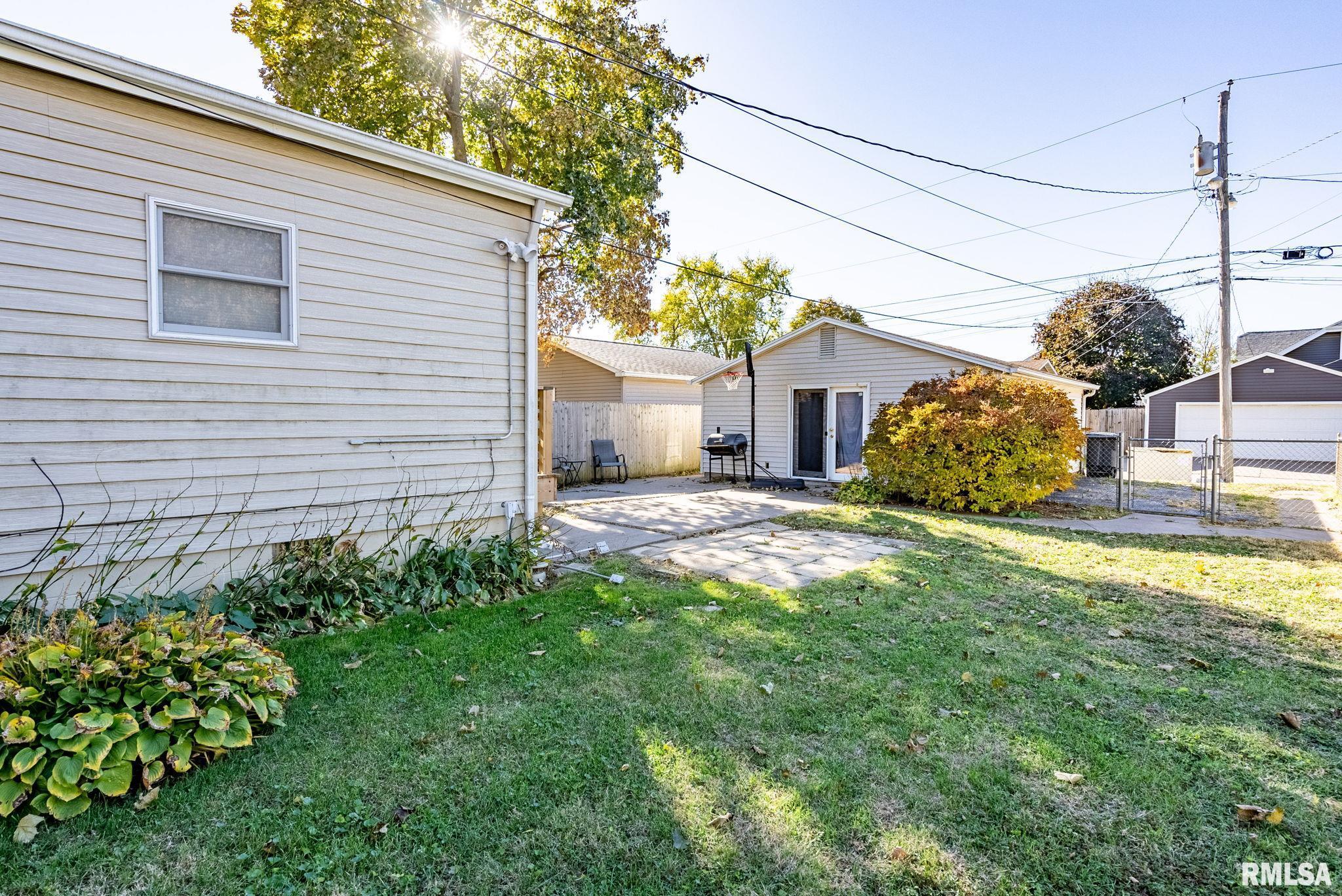 2022 43rd Street Rock Island, IL 61201 - Photo 27 of 32