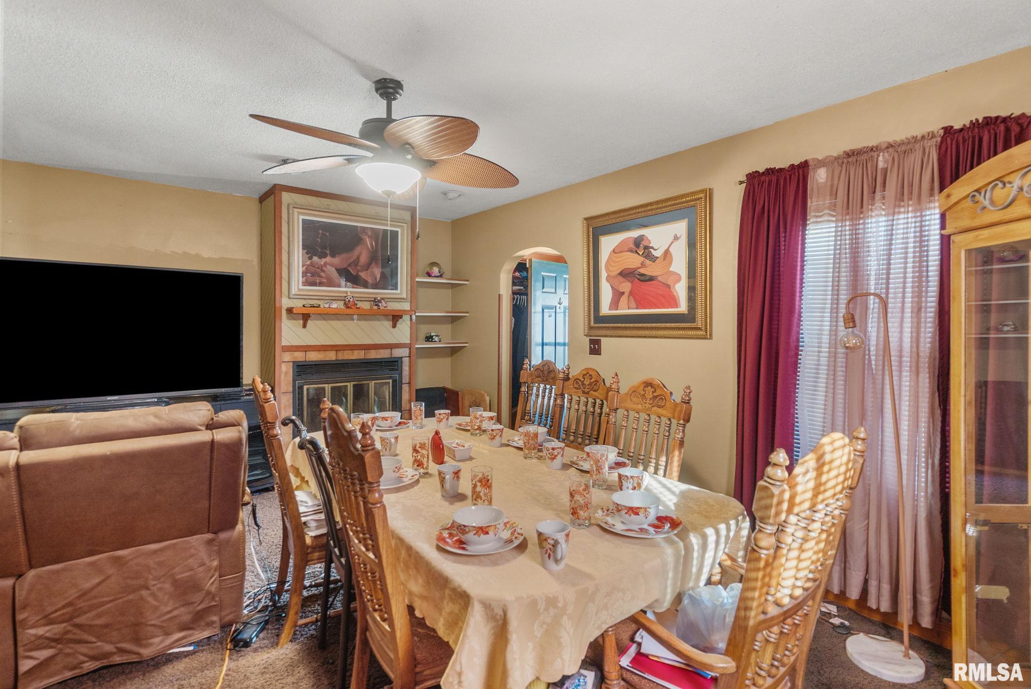 2022 43rd Street Rock Island, IL 61201 - Photo 4 of 32