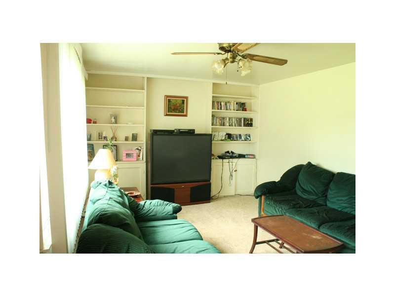 243 Daugherty Street Columbus, IN 47201 - Photo 2 of 7 Gallery Image 2