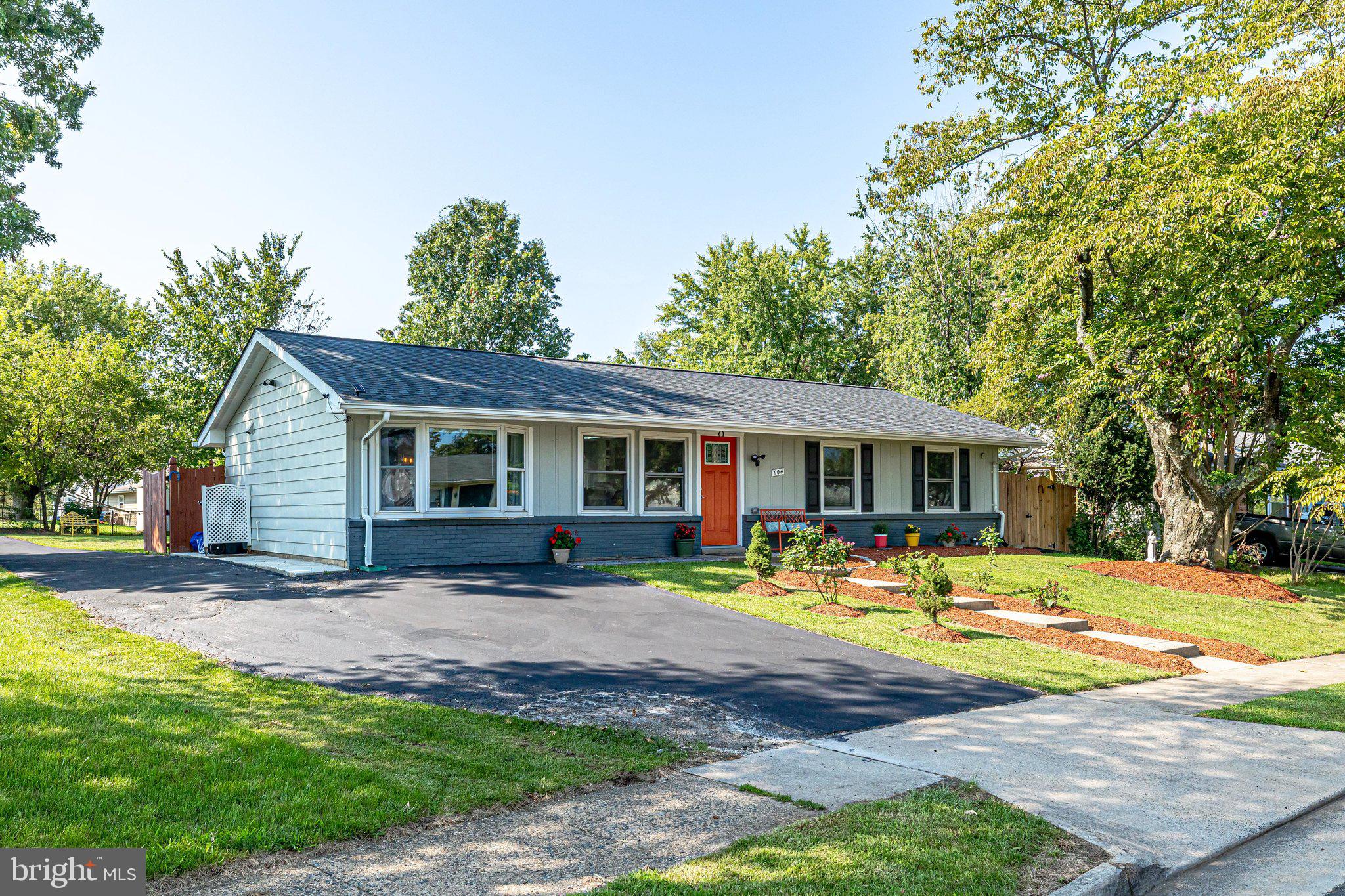 604 East Poplar Road Sterling, VA 20164 - Photo 1 of 73 Gallery Image 1