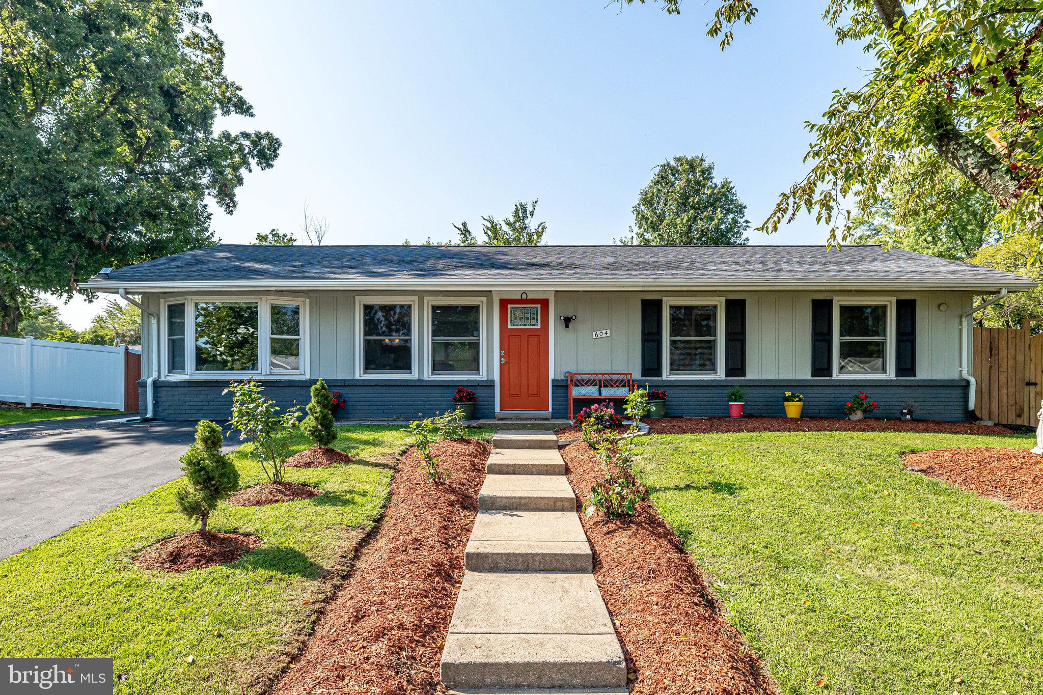 604 East Poplar Road Sterling, VA 20164 - Photo 3 of 73 Gallery Image 3