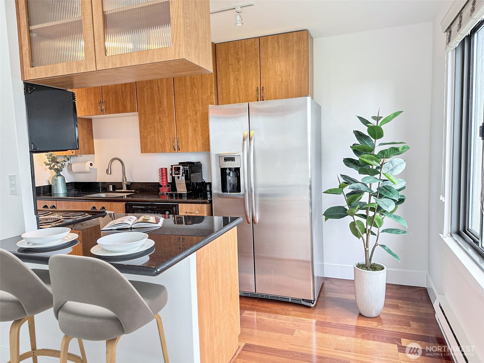 1105 Spring Street, Unit 904 Seattle, WA 98104 - Photo 11 of 19 Gallery Image 11
