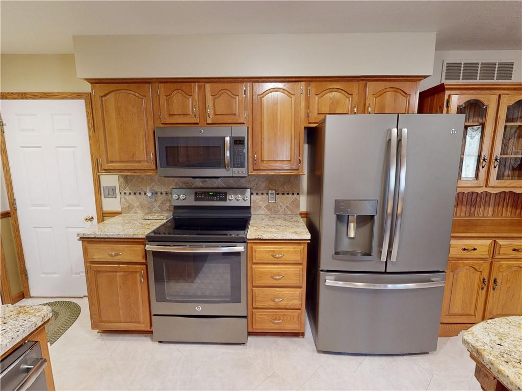 196 South Benbrook Road Butler, PA 16001 - Photo 11 of 45