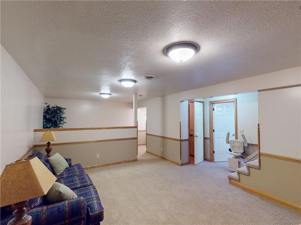 196 South Benbrook Road Butler, PA 16001 - Photo 31 of 45