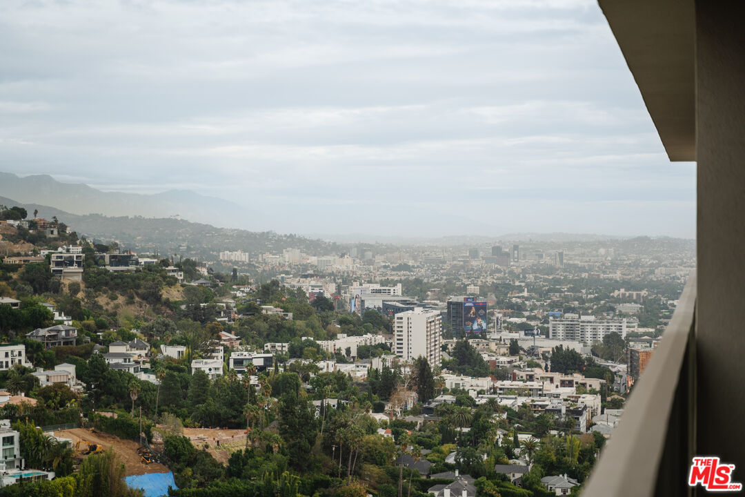 9255 Doheny Road, Unit 2603 West Hollywood, CA 90069 - Photo 29 of 32 an aerial view of multiple house