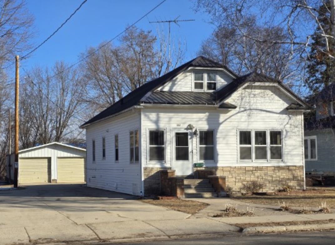 217 East Center Street Shawano, WI 54166 - Photo 1 of 28
