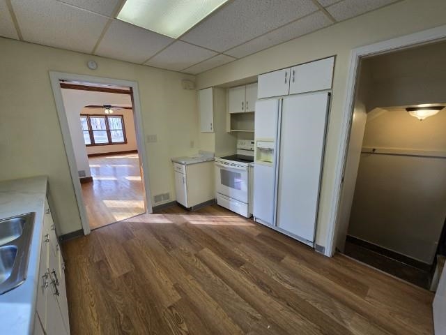 217 East Center Street Shawano, WI 54166 - Photo 4 of 28