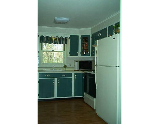511 Cooper Road Northbridge, MA 01534 - Photo 4 of 10