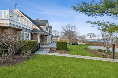 $5,350,000 | 4 Mashomuck Drive, Sag Harbor, NY 11963