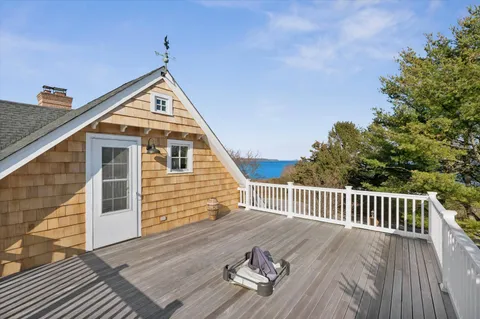 $5,350,000 | 4 Mashomuck Drive, Sag Harbor, NY 11963