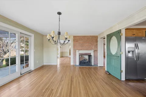 $5,350,000 | 4 Mashomuck Drive, Sag Harbor, NY 11963