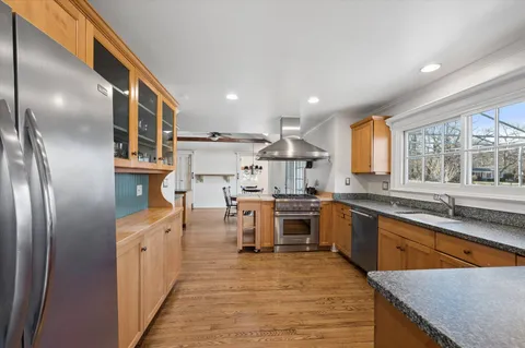 $5,350,000 | 4 Mashomuck Drive, Sag Harbor, NY 11963