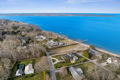 $5,350,000 | 4 Mashomuck Drive, Sag Harbor, NY 11963