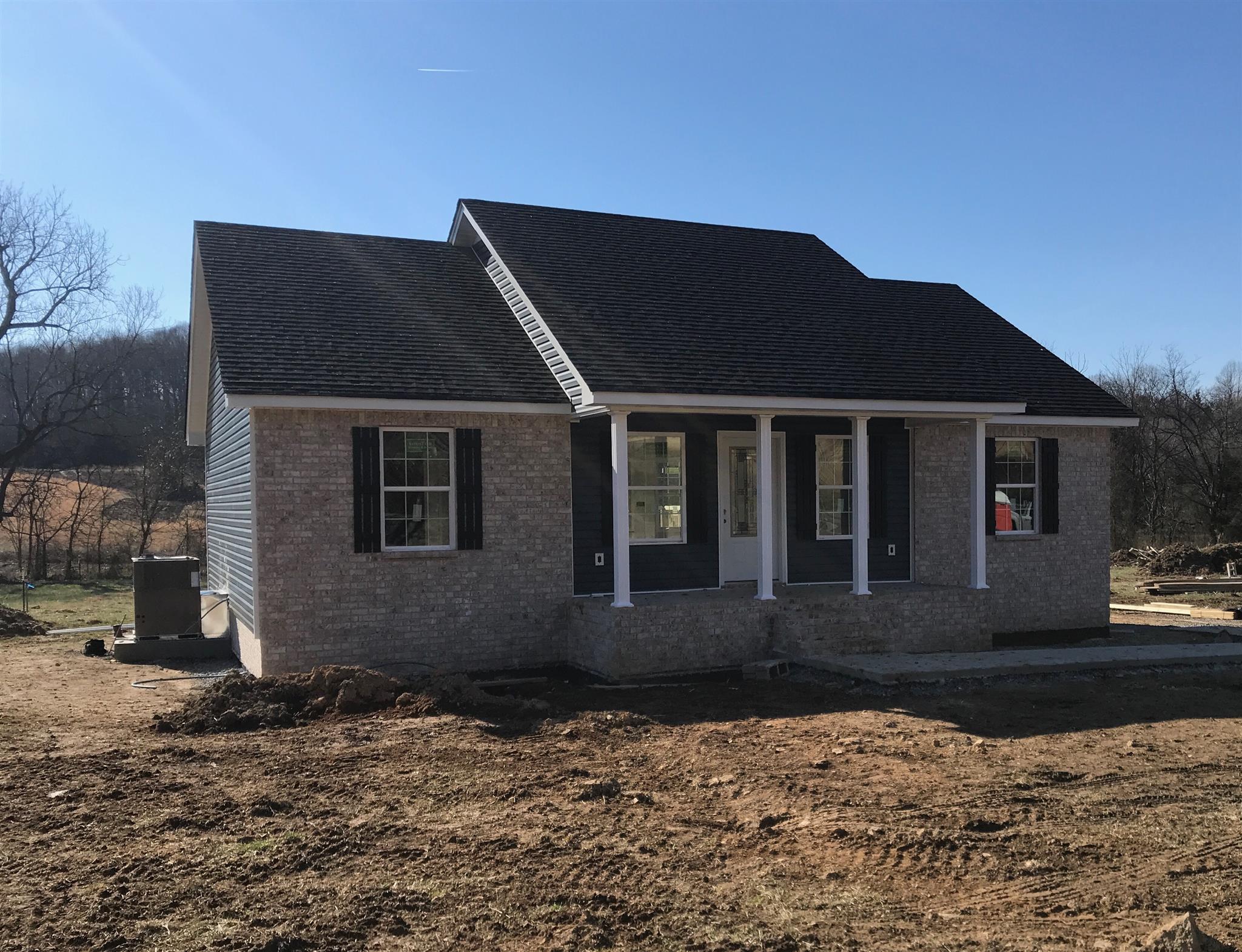 1905 Rock Bridge Road Bethpage, TN 37022 - Photo 1 of 3 front view of a house