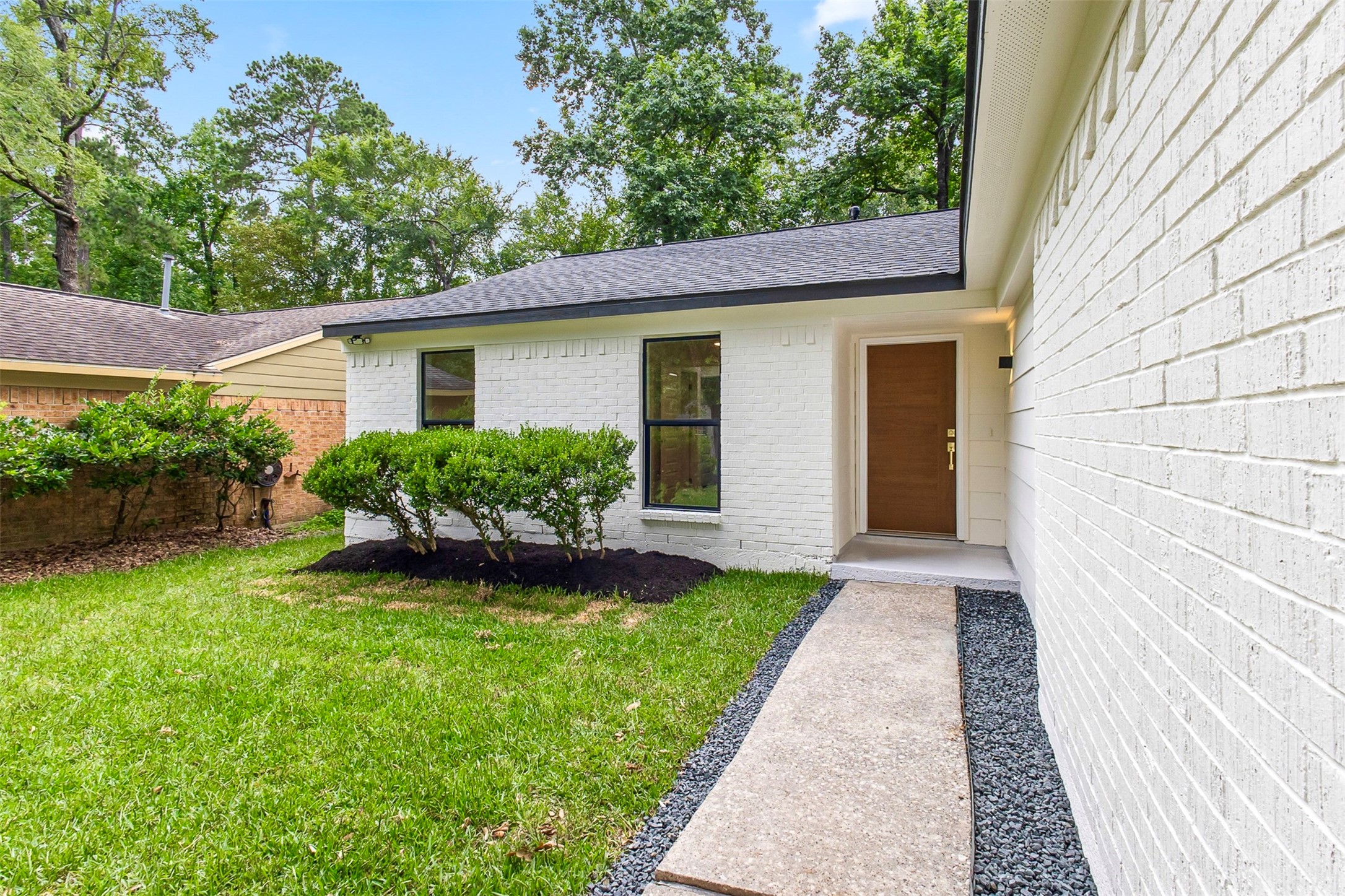21 North Wavy Oak Circle Spring, TX 77381 - Photo 4 of 35