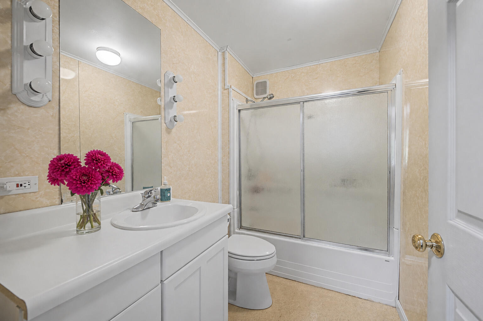 674 Friendship Road Waldoboro, ME 04572 - Photo 19 of 40 full bath