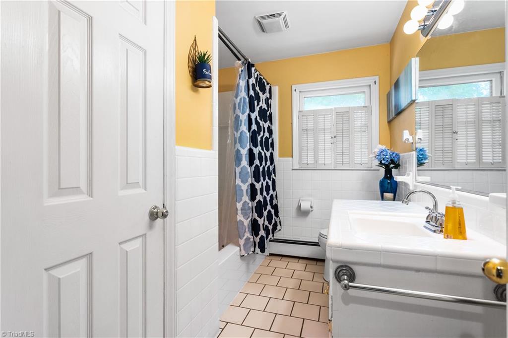 931 Croyden Street High Point, NC 27262 - Photo 14 of 39