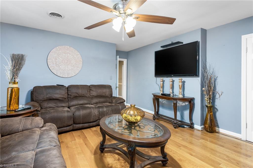 931 Croyden Street High Point, NC 27262 - Photo 15 of 39