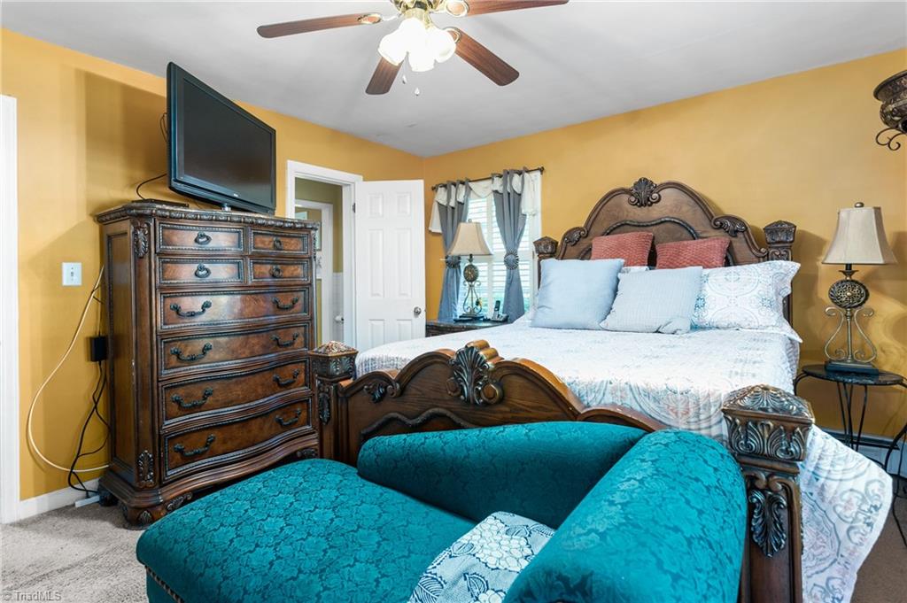 931 Croyden Street High Point, NC 27262 - Photo 23 of 39