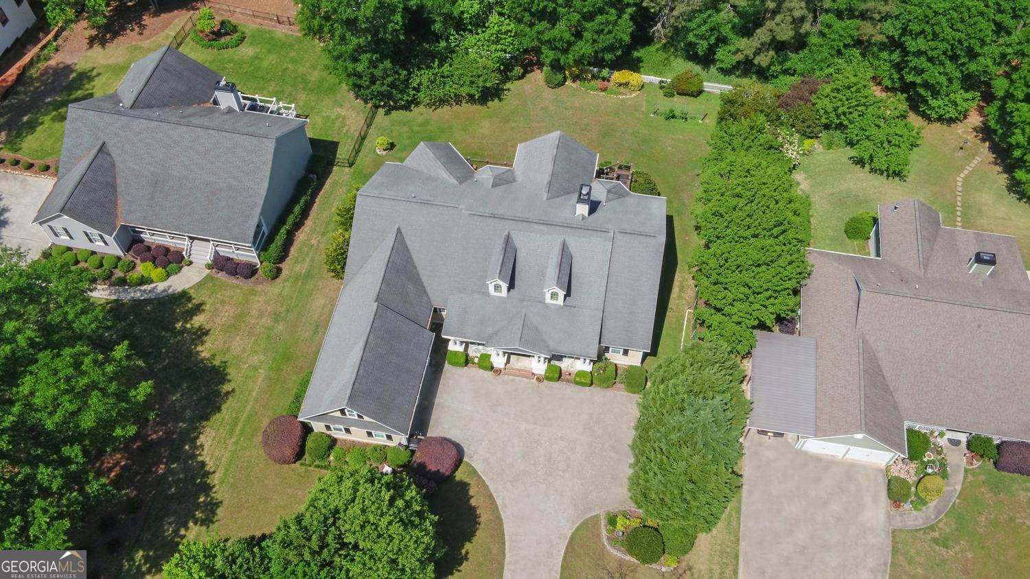 227 Capri Drive Hartwell, GA 30643 - Photo 70 of 75 an aerial view of a house with outdoor space and lake view