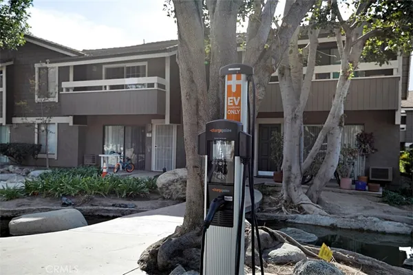 $2,500 | 212 Springview, Irvine, CA 92620