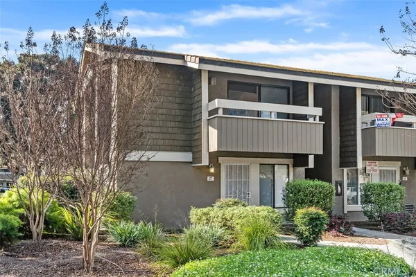 $2,500 | 212 Springview, Irvine, CA 92620