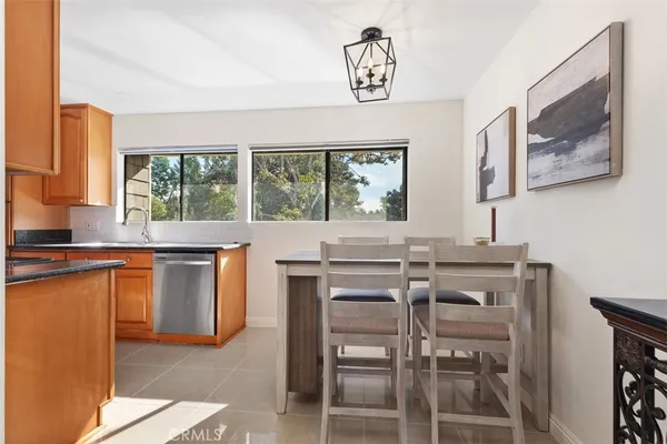 $2,500 | 212 Springview, Irvine, CA 92620