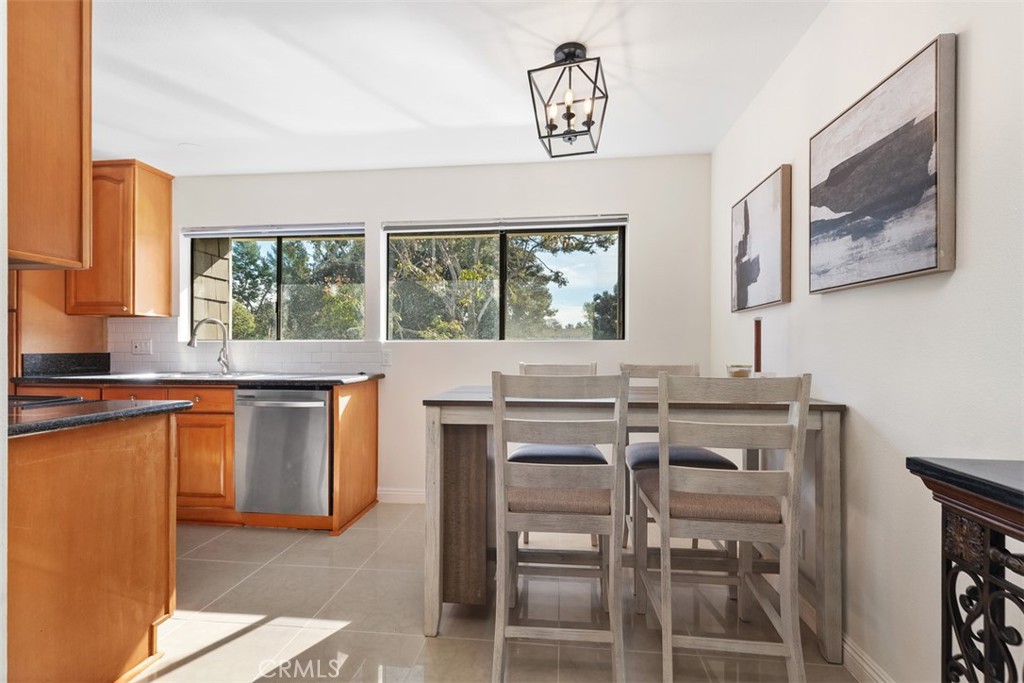 212 Springview Irvine, CA 92620 - Photo 7 of 22