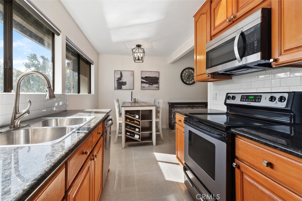 212 Springview Irvine, CA 92620 - Photo 10 of 22