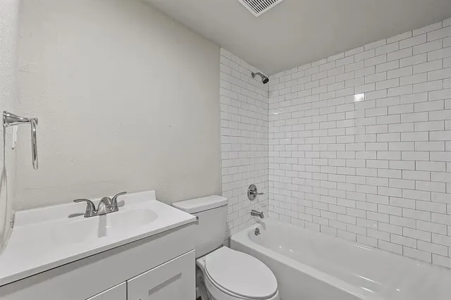 $1,299 | 500 Highway 75, Unit 8, Van Alstyne, TX 75495