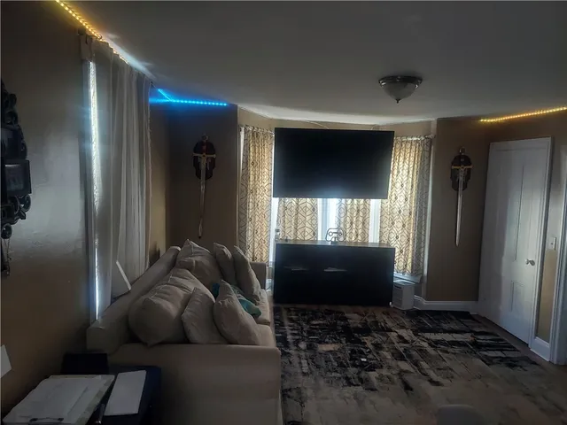 $599,900 | 936 Smithfield Avenue, Lincoln, RI 02865