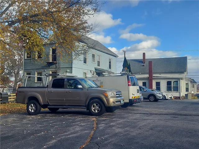 $599,900 | 936 Smithfield Avenue, Lincoln, RI 02865