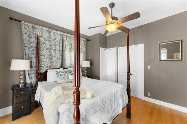 $328,000 | 6 West 12th Street, Parkville, MO 64152