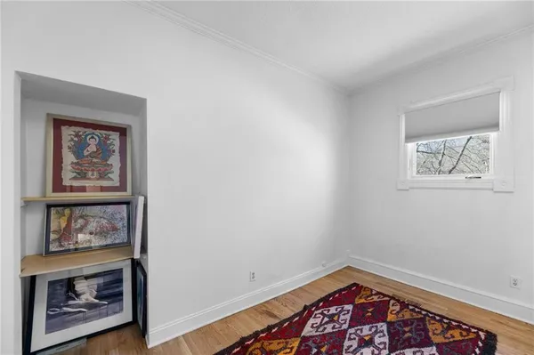 $328,000 | 6 West 12th Street, Parkville, MO 64152