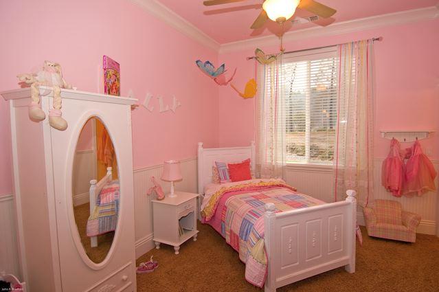 10329 White Star Road Redding, CA 96001 - Photo 10 of 14 Bedroom