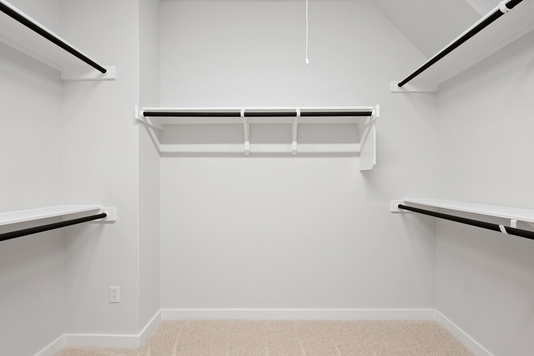 16201 Smithers Road Manor, TX 78653 - Photo 28 of 40 a view of walk in closet