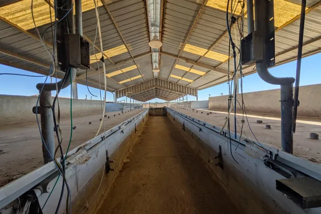 a view of a room with an empty space