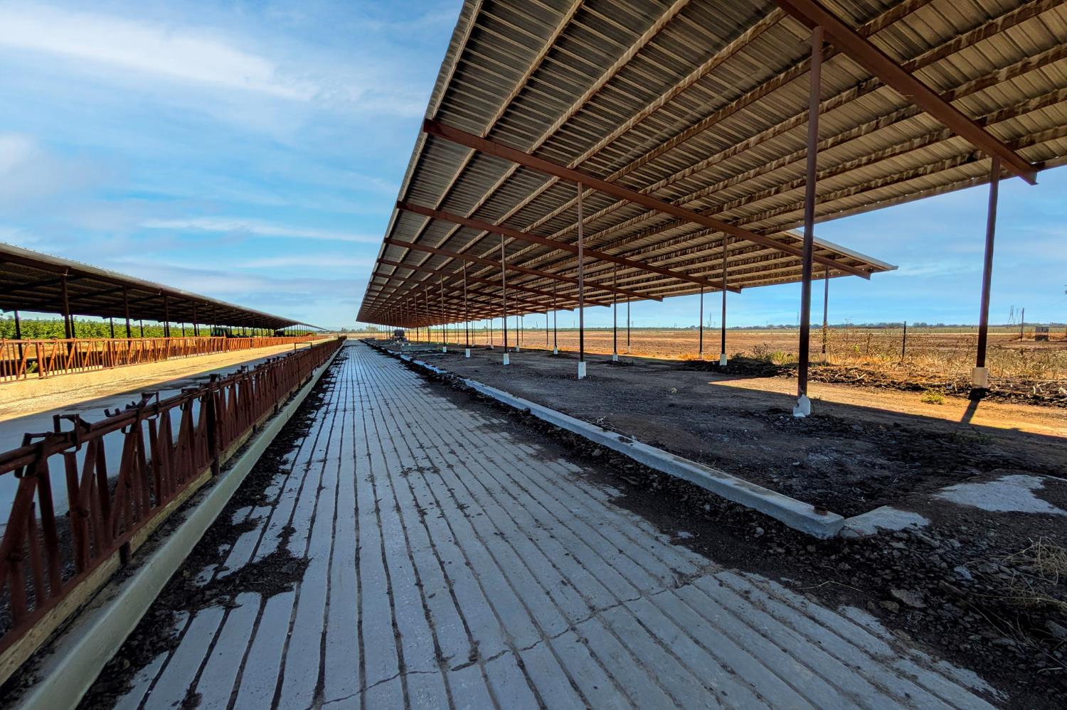 15918 North Jack Tone Road Lodi, CA 95240 - Photo 33 of 67 a view of a roof deck