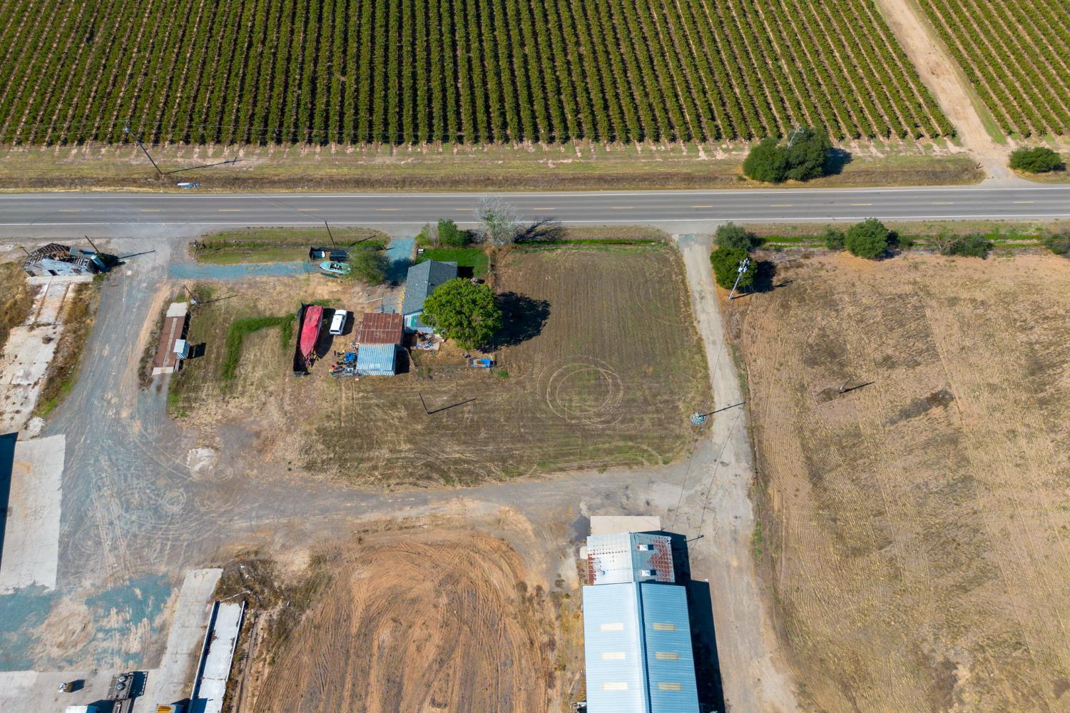 15918 North Jack Tone Road Lodi, CA 95240 - Photo 10 of 67 a close view of water heater room
